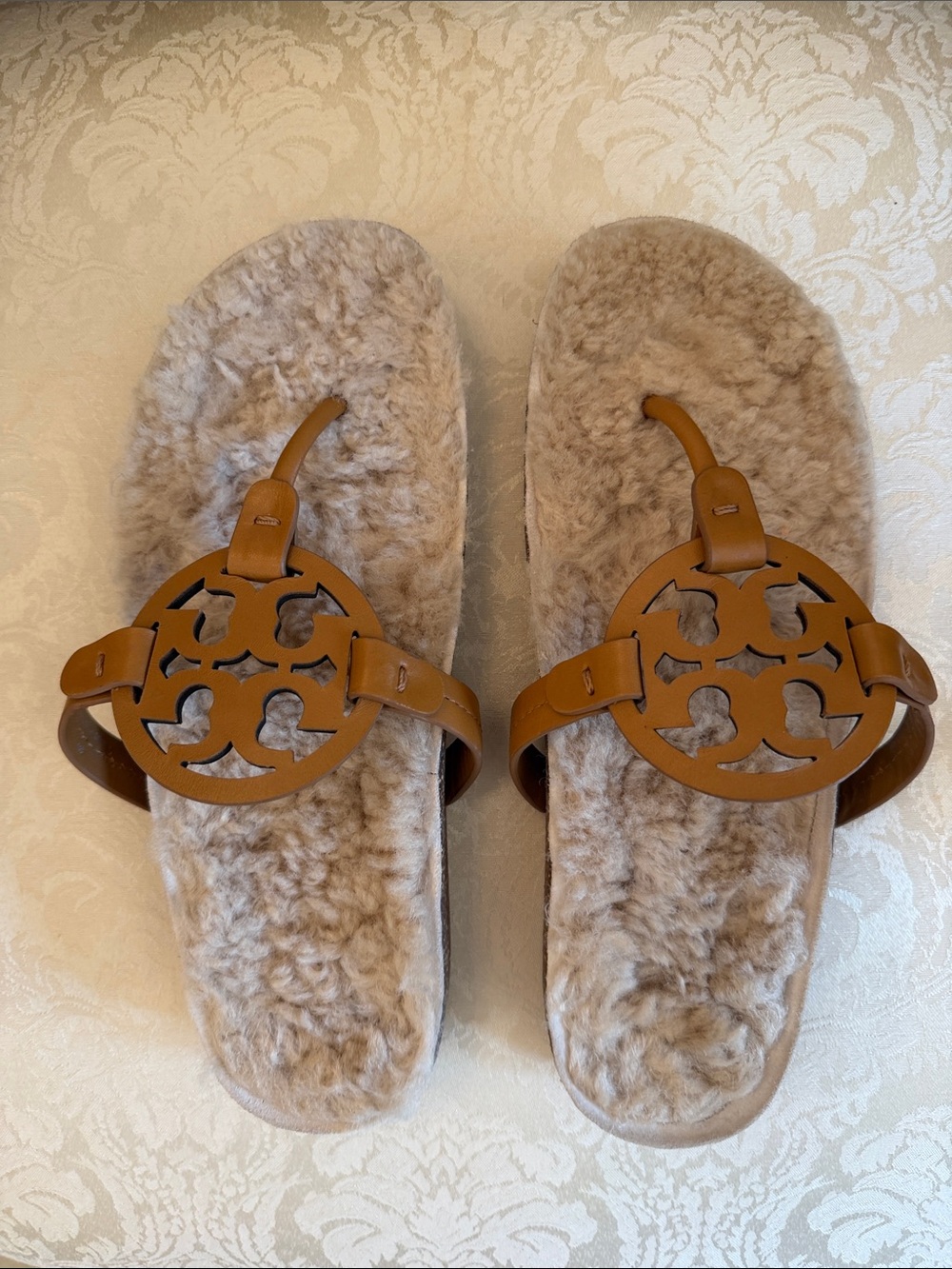 Tory Burch Shearling Slide Sandals Leather Logo Medallions - Tan. Excellent Cond